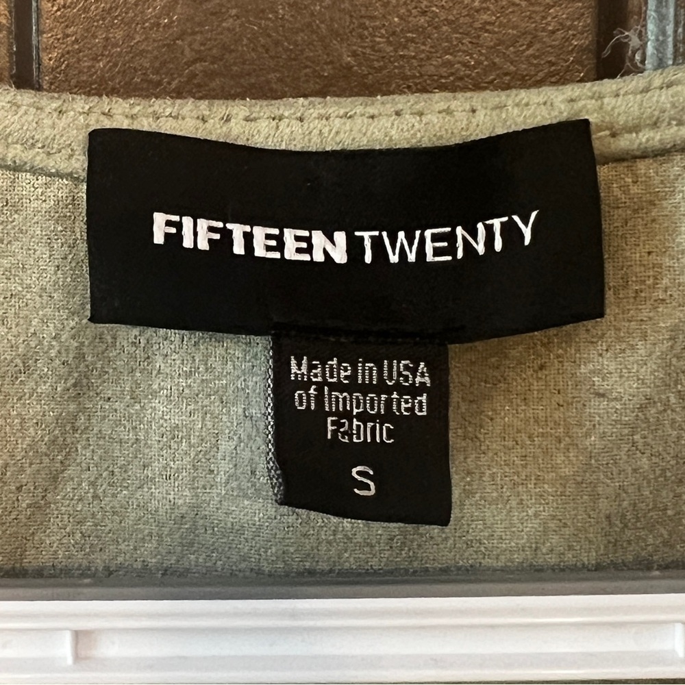 Fifteen Twenty Green Faux Suede Top Small - Picture 3 of 5